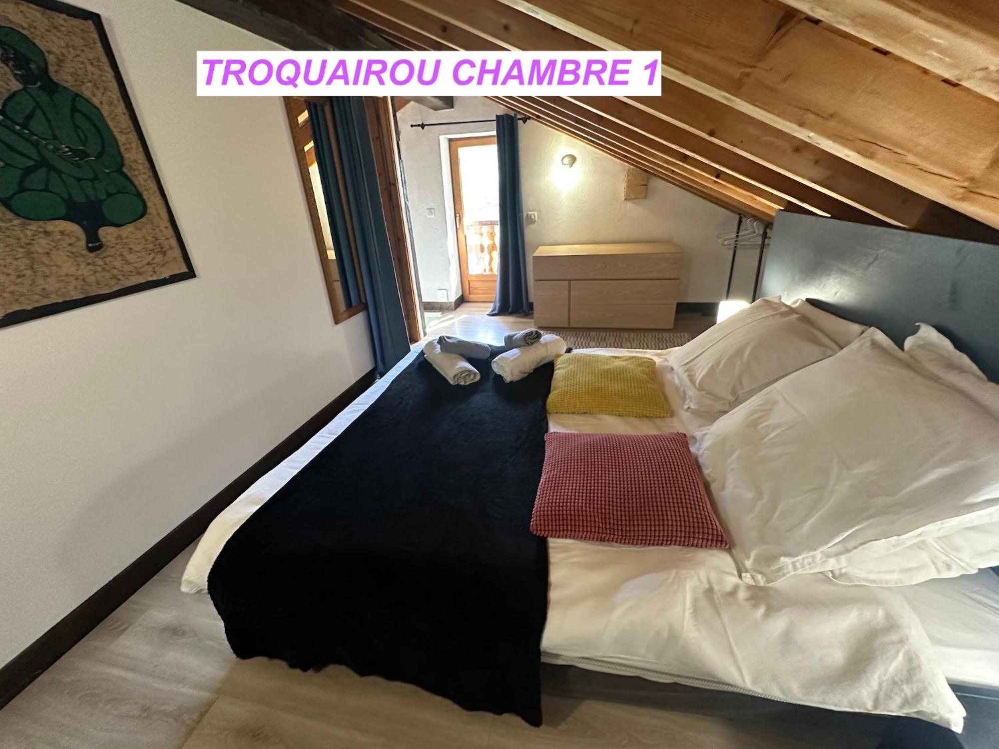 Maison Des Vignes- Troquairou Et Becca Motta บรีดเดอ-เล-แบ็ง ภายนอก รูปภาพ